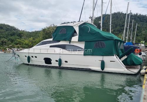 Ferretti 70 